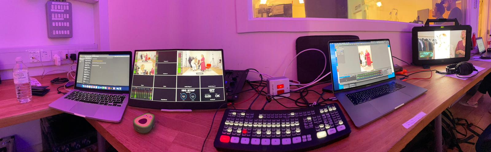 Behind the scenes Photo livestream Photo of behind-the-scenes of a livestream