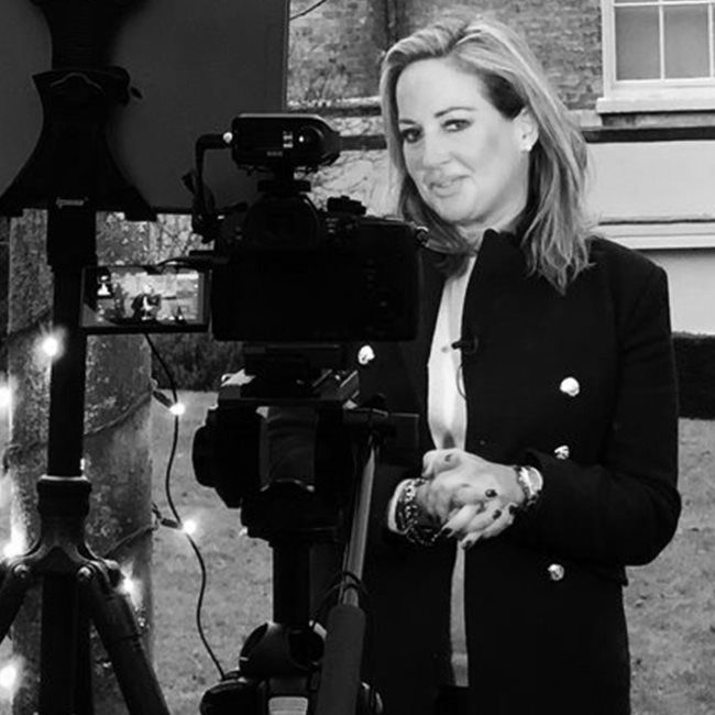 Cat King Presenter BW